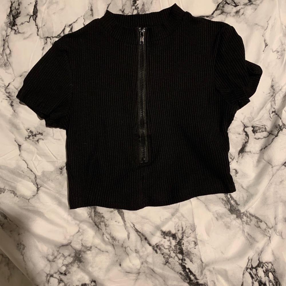 Fashion nova zipped up top